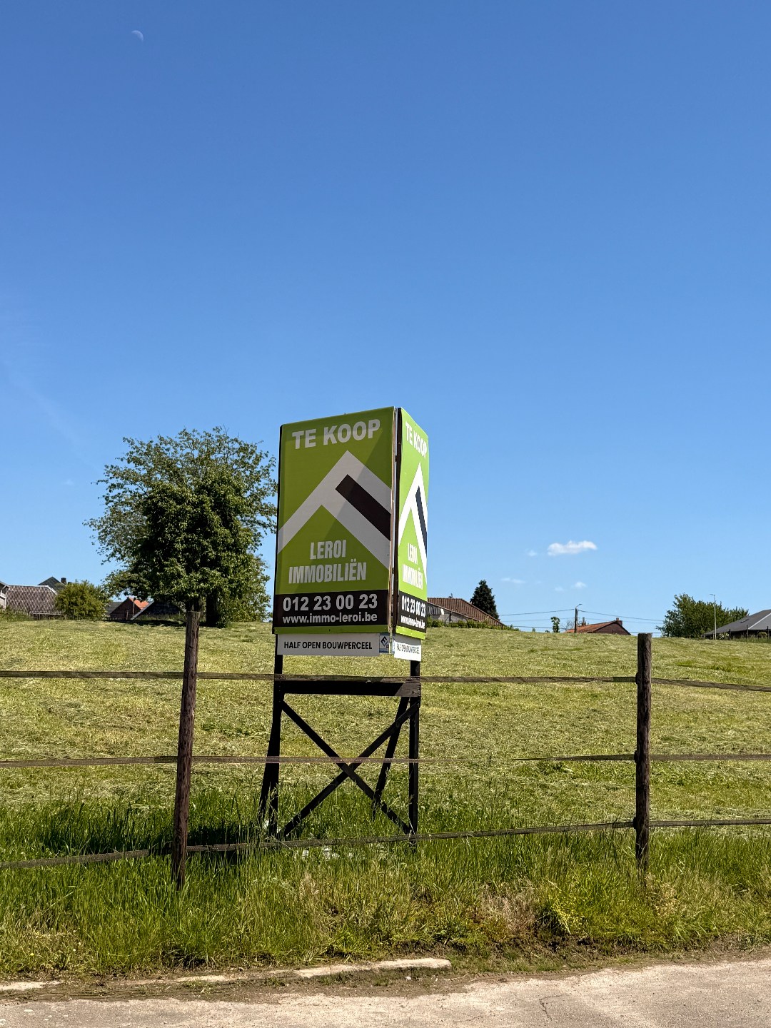 Bouwperceel voor half open bebouwing - landelijk gelegen 