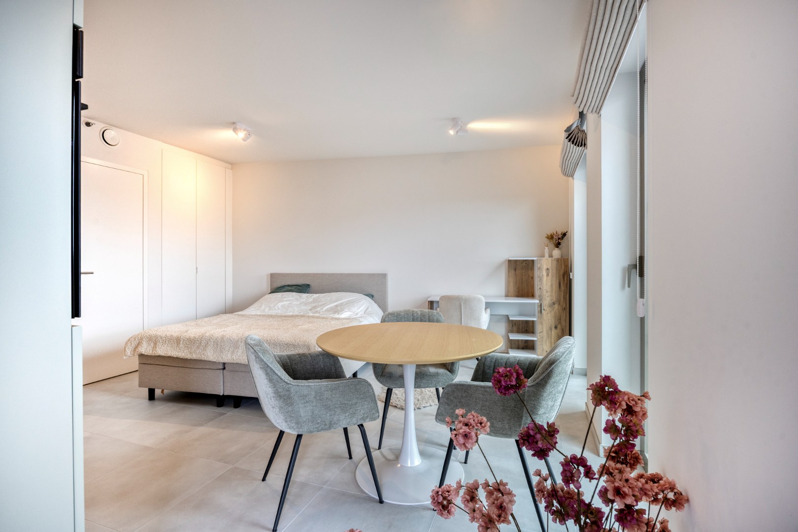 Bemeubelde studio met terras en kelderberging in het centrum van Leuven! - EPC 50 kWh/m² - bewoonbare opp. 37,5 m² 