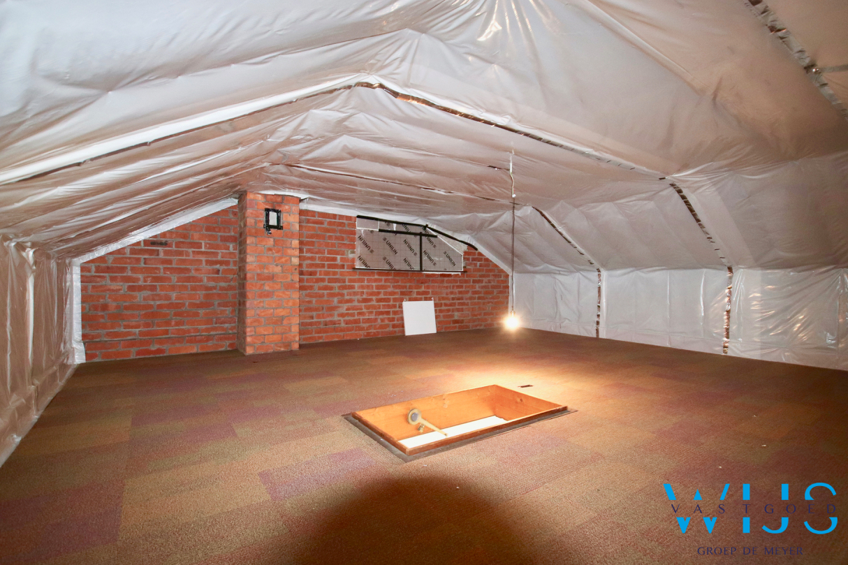 Ruime gezinswoning met 4 slaapkamers te Bassevelde ! 