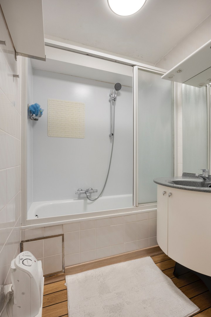 Instapklaar appartement met 2 slpk. in het centrum van Geel 