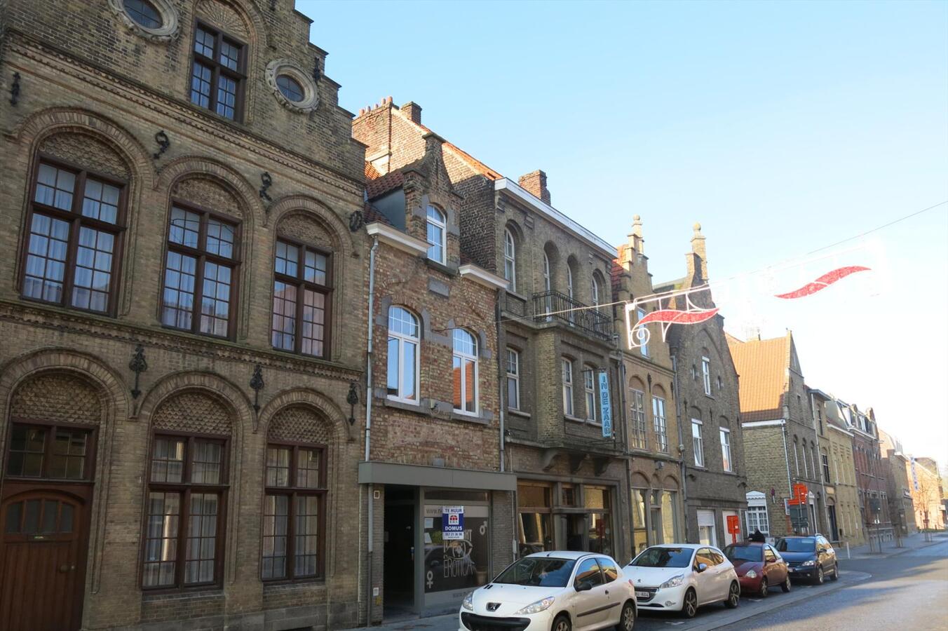 Handelgelijkvloers 75 m² - Centrum Ieper 
