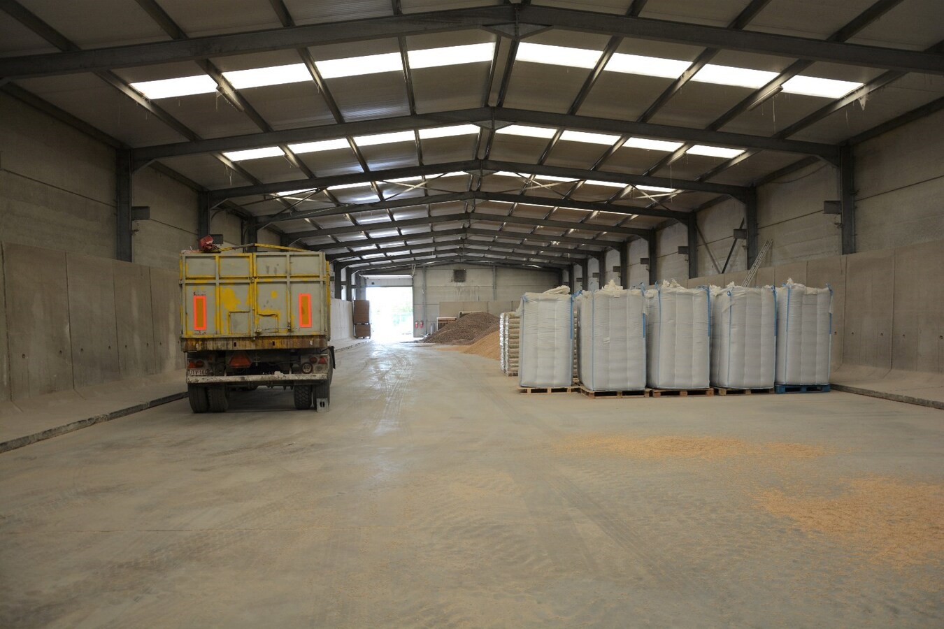 Ruime loods in industriegebied Lichtervelde - OVERNAME 