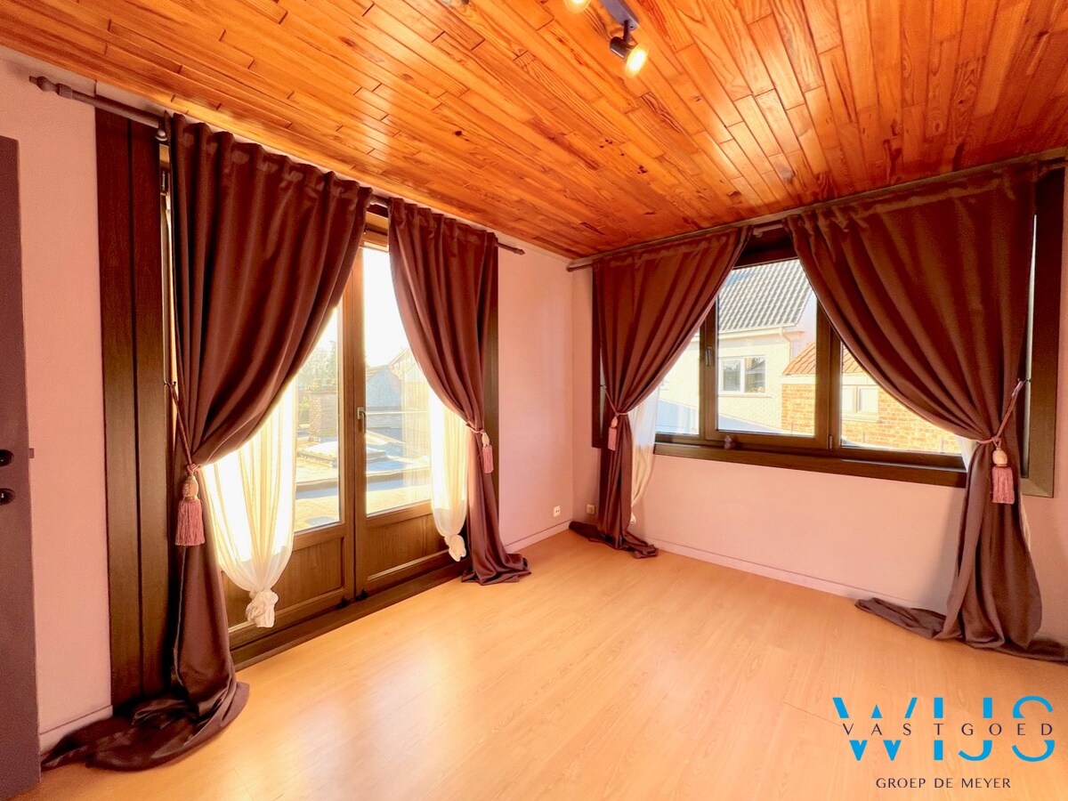 Instapklaar en gezellig woonhuis in hartje Ertvelde ! 