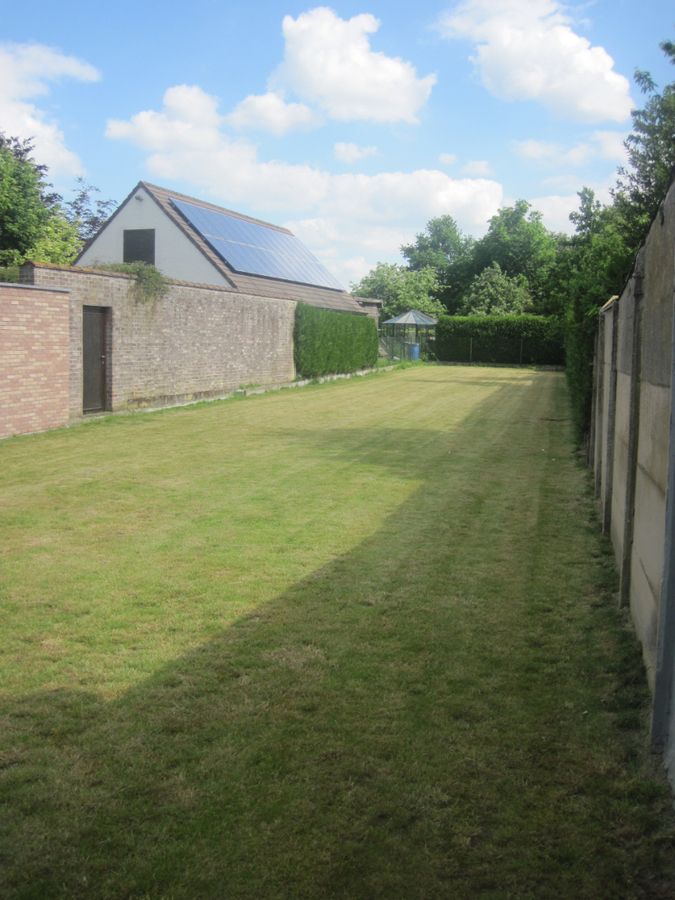 Praktische, goed onderhouden woning met tuin. 