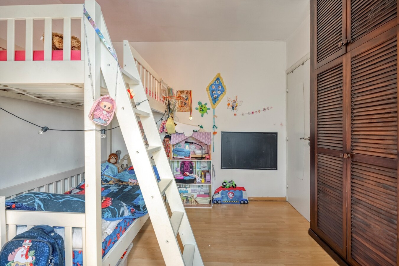 Instapklare woning met garage en tuin te Edegem 