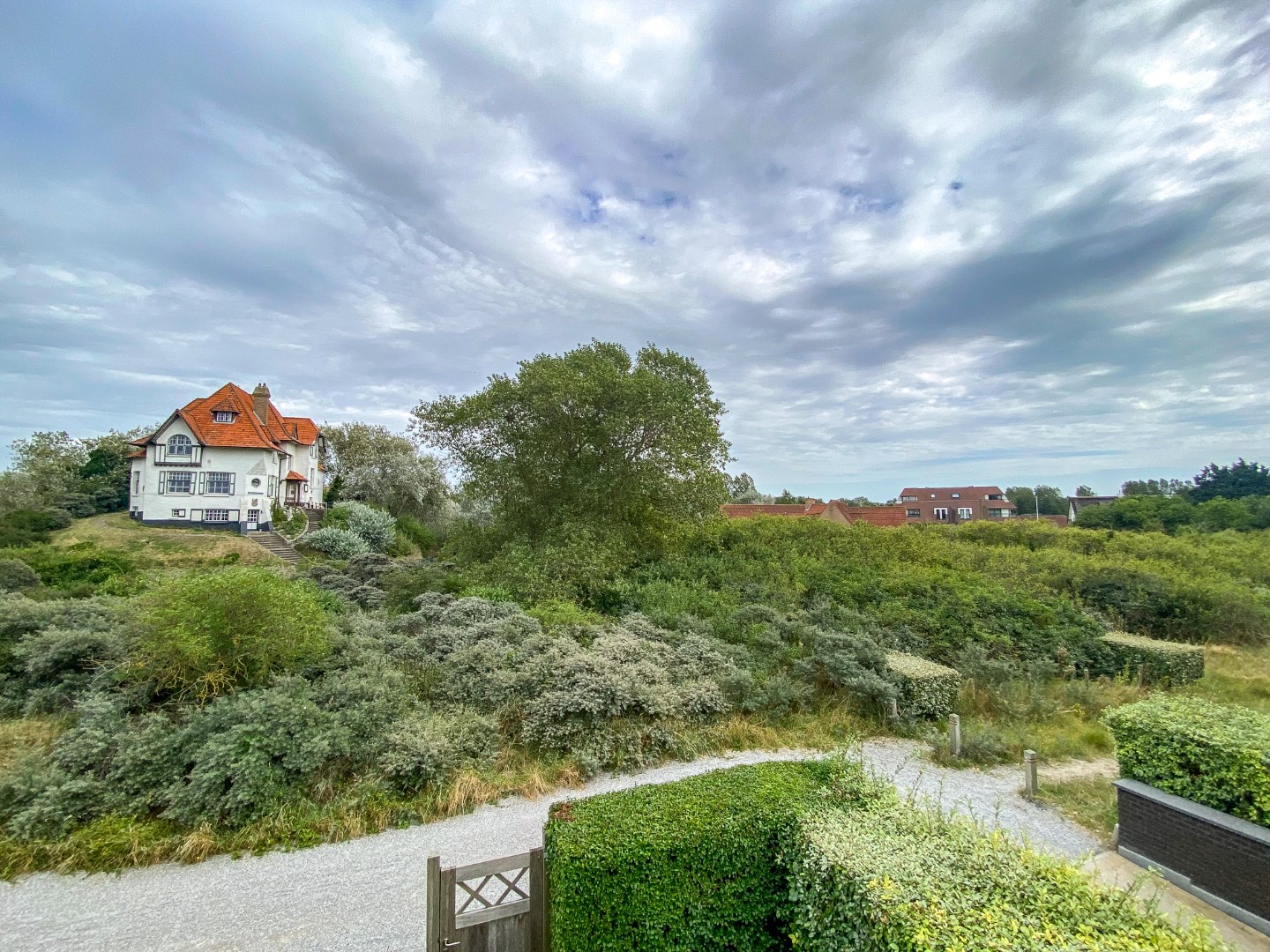 Lichtrijk 2-slaapkamerappartement 109m² te Koksijde op 250m van het strand. 