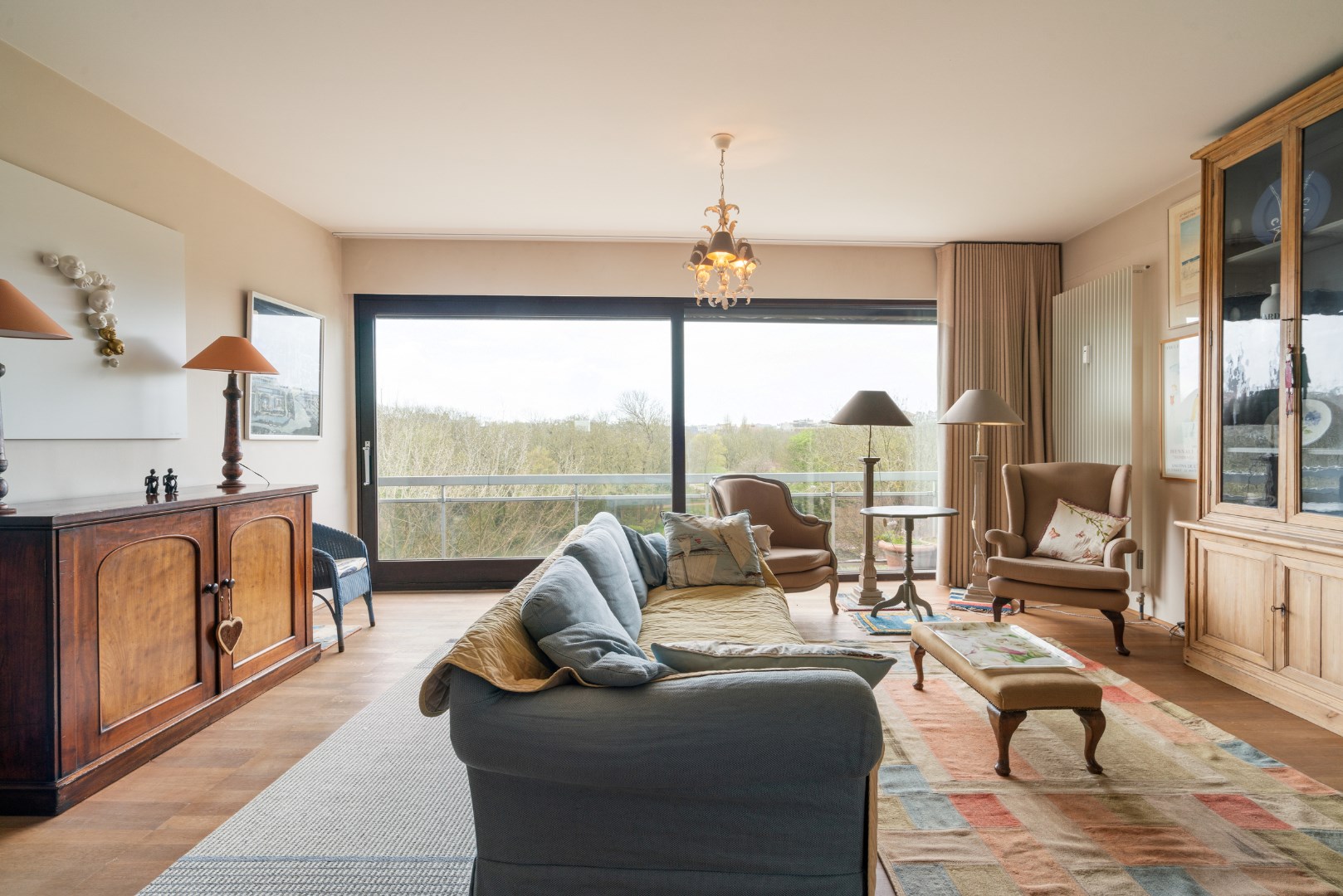 RUIM APPARTEMENT MET OPEN ZICHT OP TOPLIGGING 