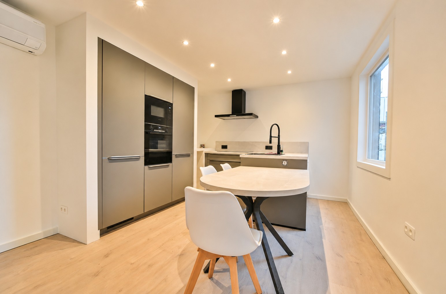 Gerenoveerde woning met 4 slaapkamers te Blankenberge 