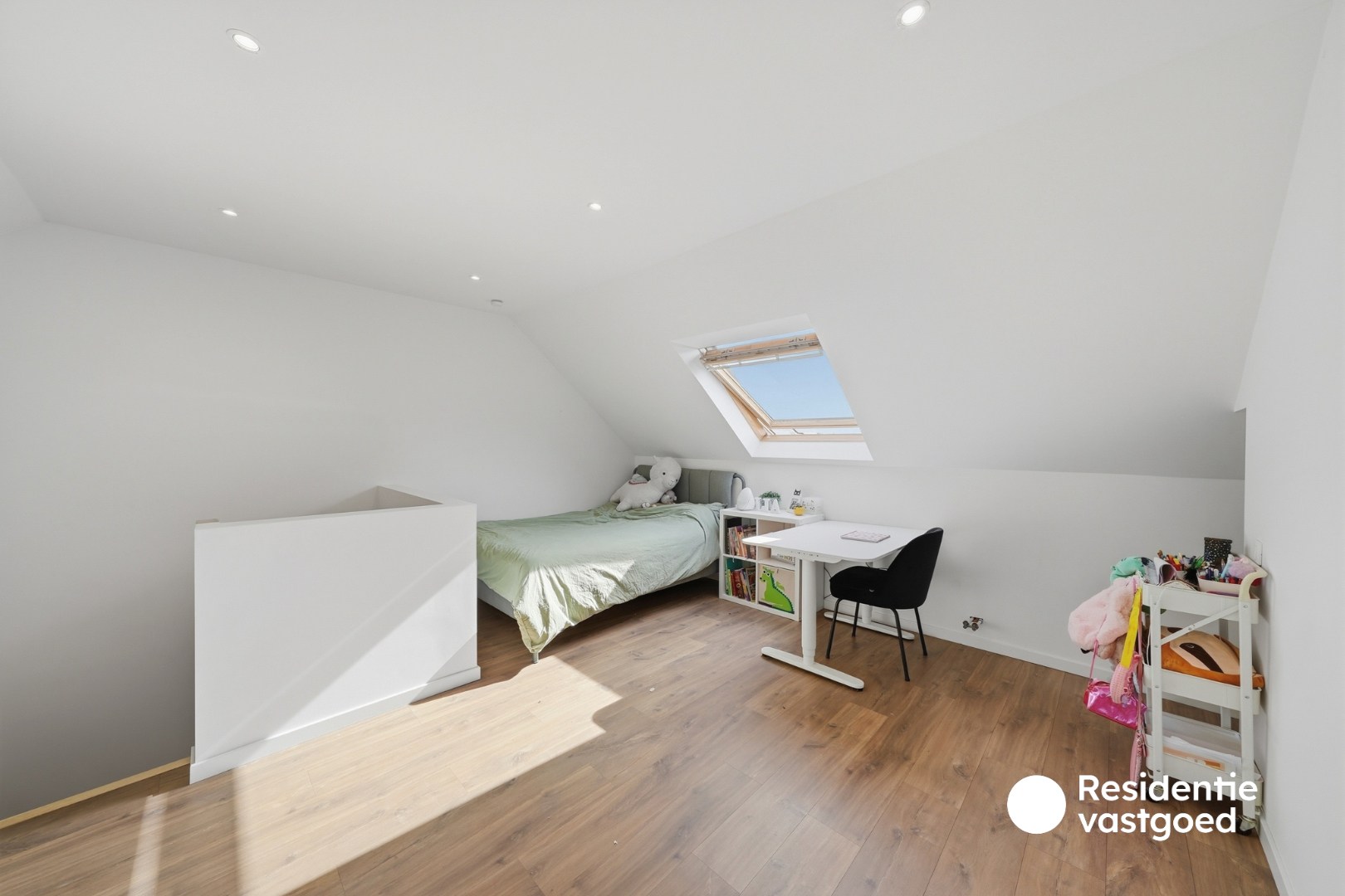 Instapklare woning te koop met garage en tuin! 