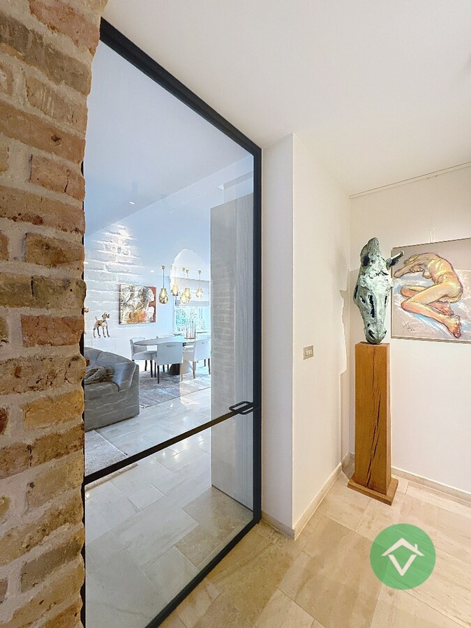 Exclusieve alleenstaande villa met zonnige tuin in een gegeerde woonomgeving te Koekelare 