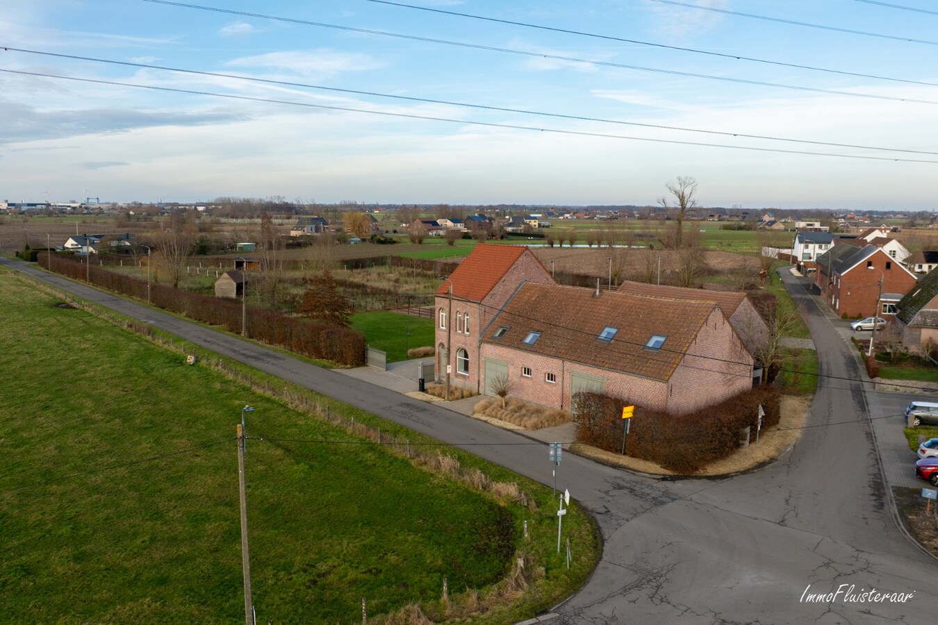 Karakteristieke villa met paardenaccommodatie op ca. 9.680 m2 te Tisselt (Willebroek) 