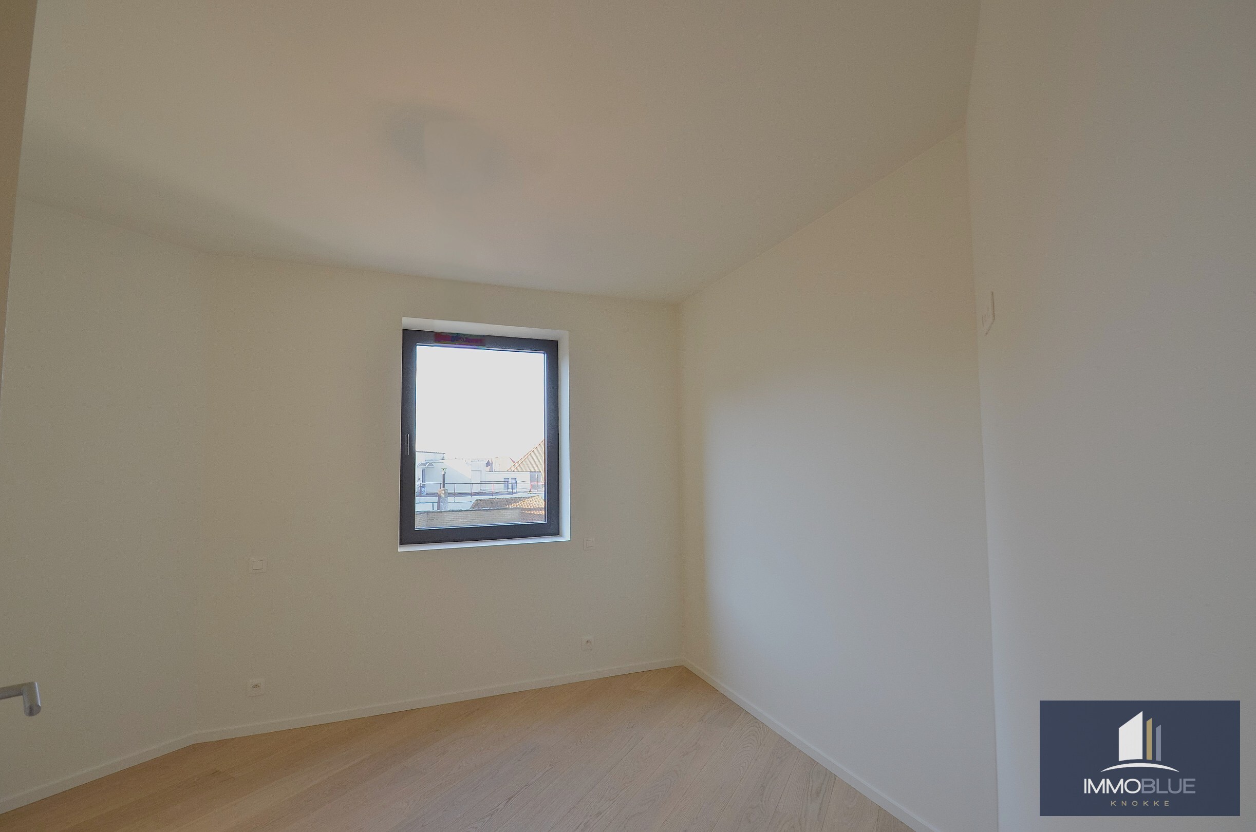 Nieuwbouw: Licht en modern nieuwbouwappartement met terras nabij Duinenwater. 