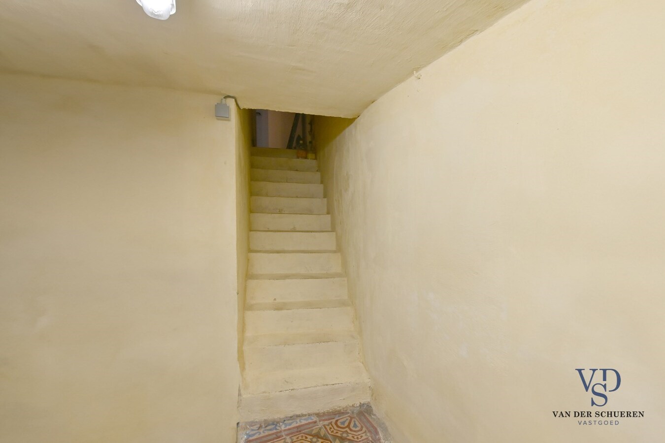 Gezellige woning (met garage achteraan). 