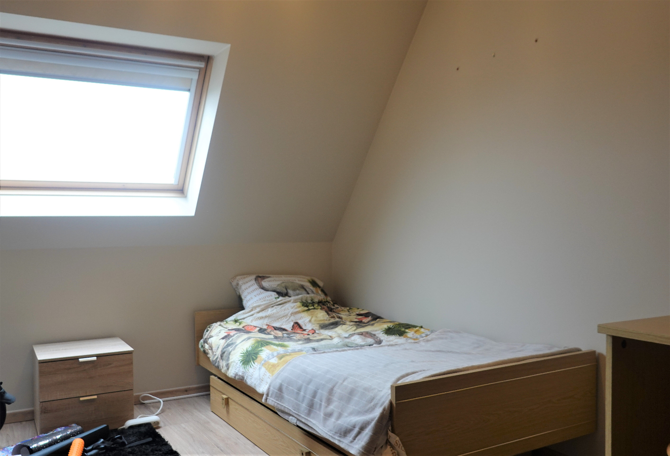 Zeer ruim dakappartement in het centrum van Gistel 