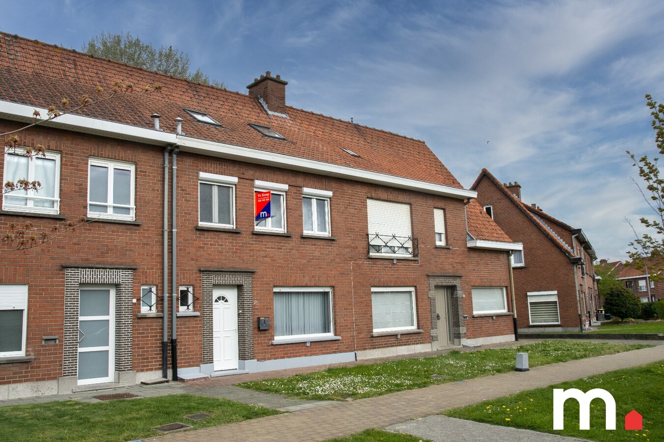 Instapklare woning te Ingelmunster met 3 slaapkamers en uitweg achteraan! 
