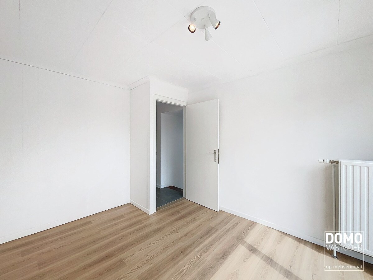 Gerenoveerde woning met tuin en inpandige garage gelegen te Spalbeek, 2 slaapkamers, 140m² bewoonbare oppervlakte, Energielabel C 