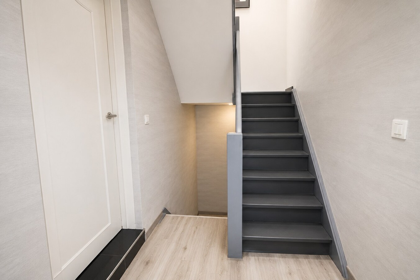 Te koop: Ruime en instapklare gezinswoning met 4 slaapkamers, stadstuin en EPC C in het centrum van Sint-Niklaas 
