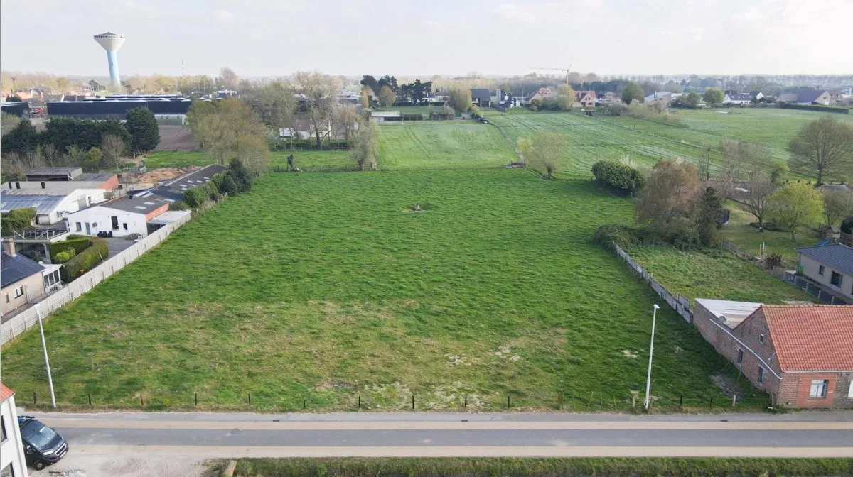 Bouwgrond voor open bebouwing met zuidgerichte tuin op 692 m²