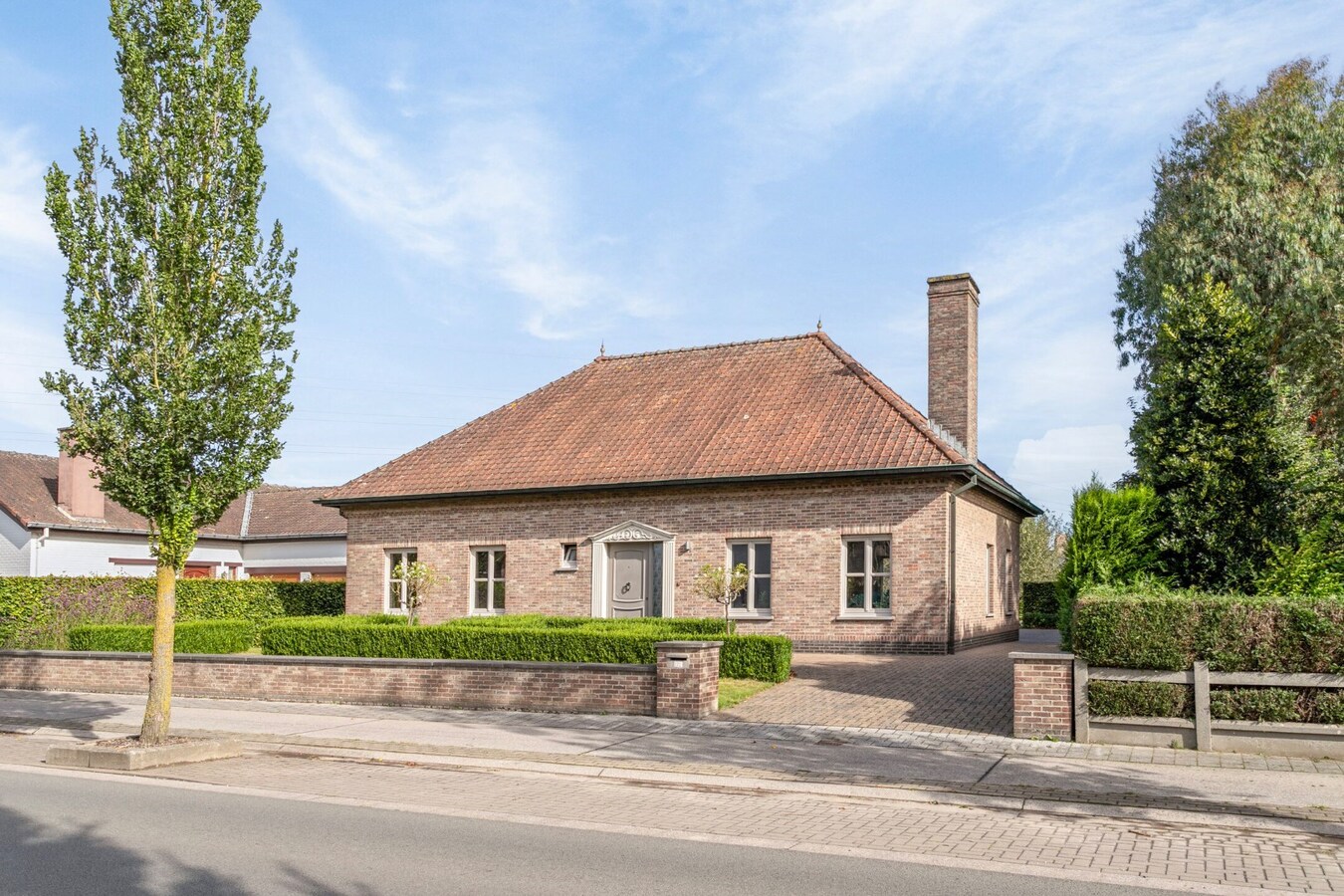 Gunstig gelegen villa met prachtig aangelegde tuin 