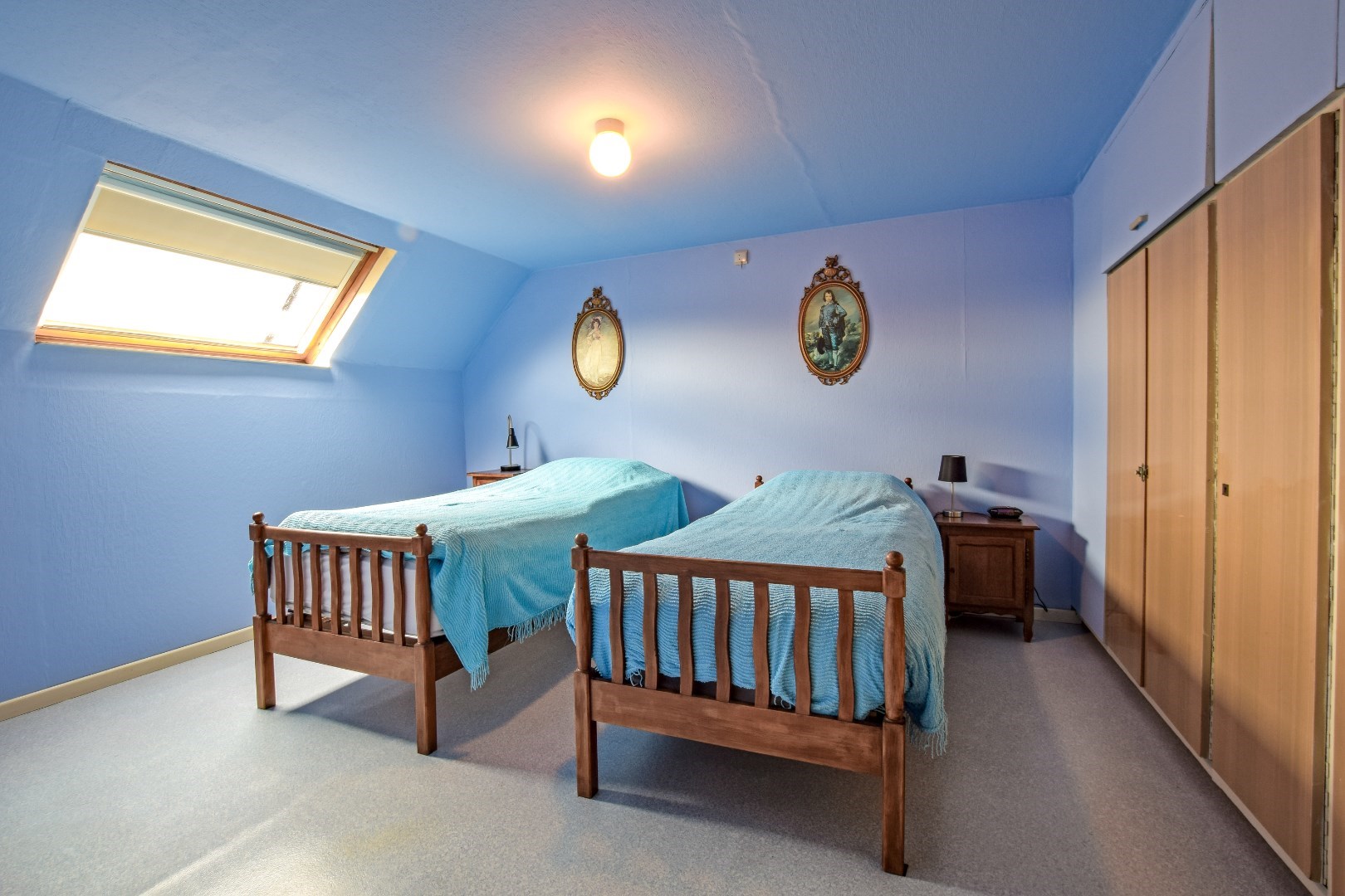 Te renoveren halfopen woning te Ramskapelle op 185m². 