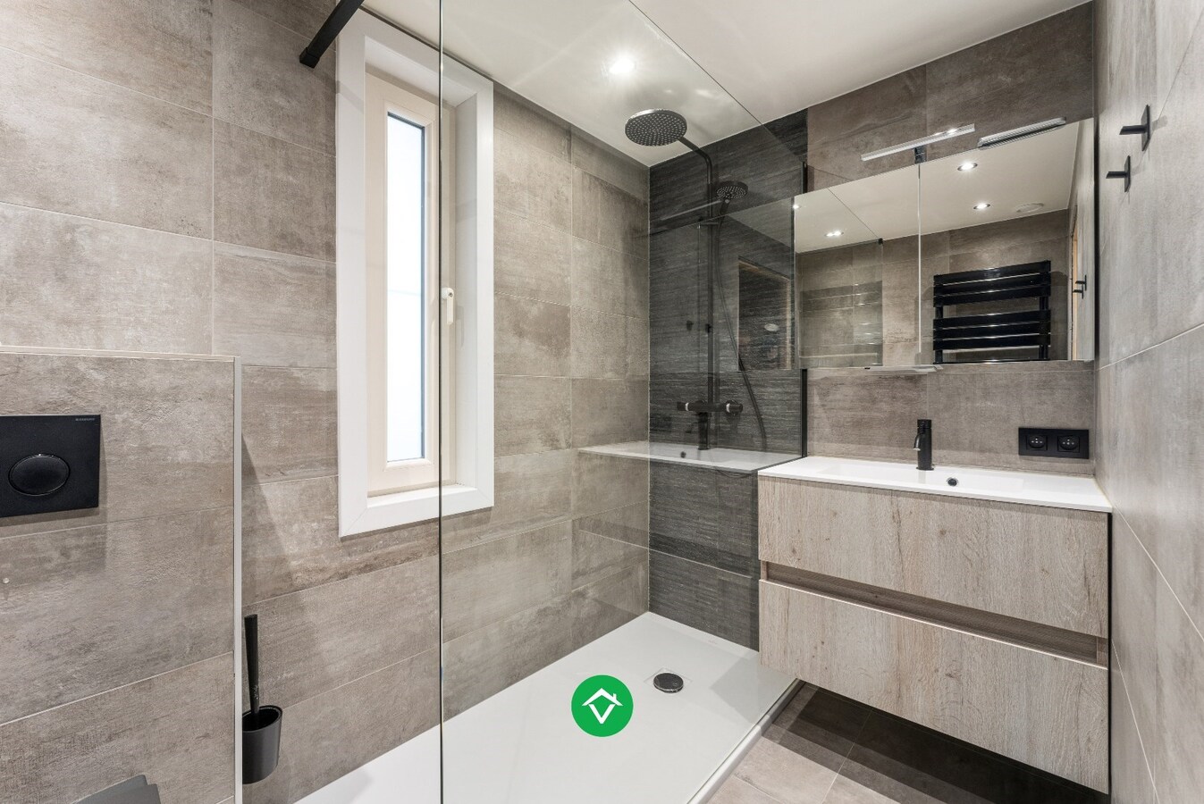 Woning met 5 slaapkamers en tuin in rustige wijk te Koekelare 