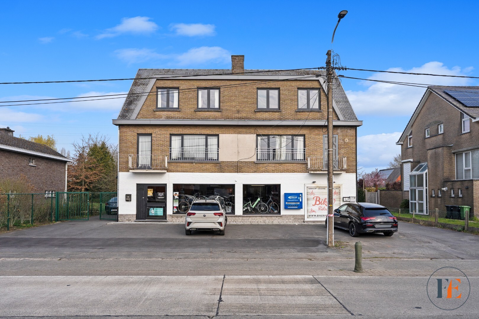 Buitenkans! Duplex appartement  met garage en tuin 