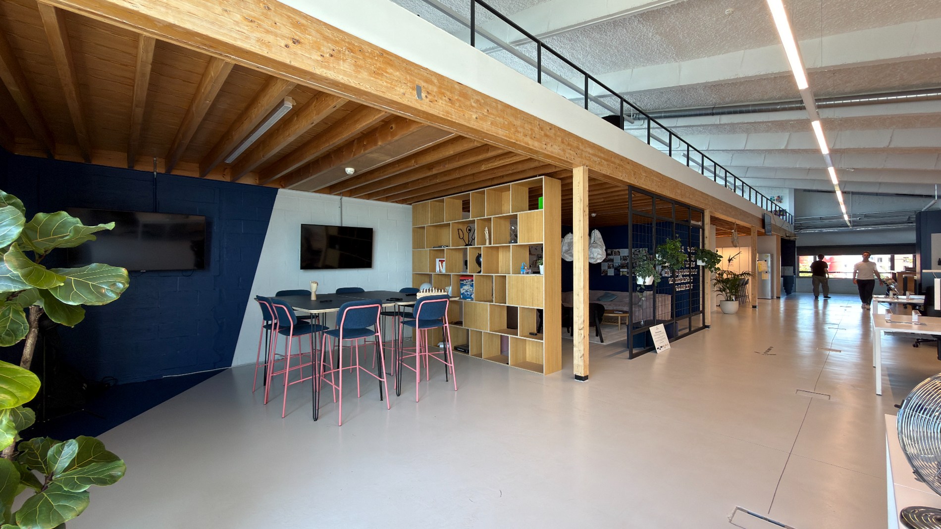 Gerenoveerde loftkantoren te huur in Hangar 26 in Antwerpen
