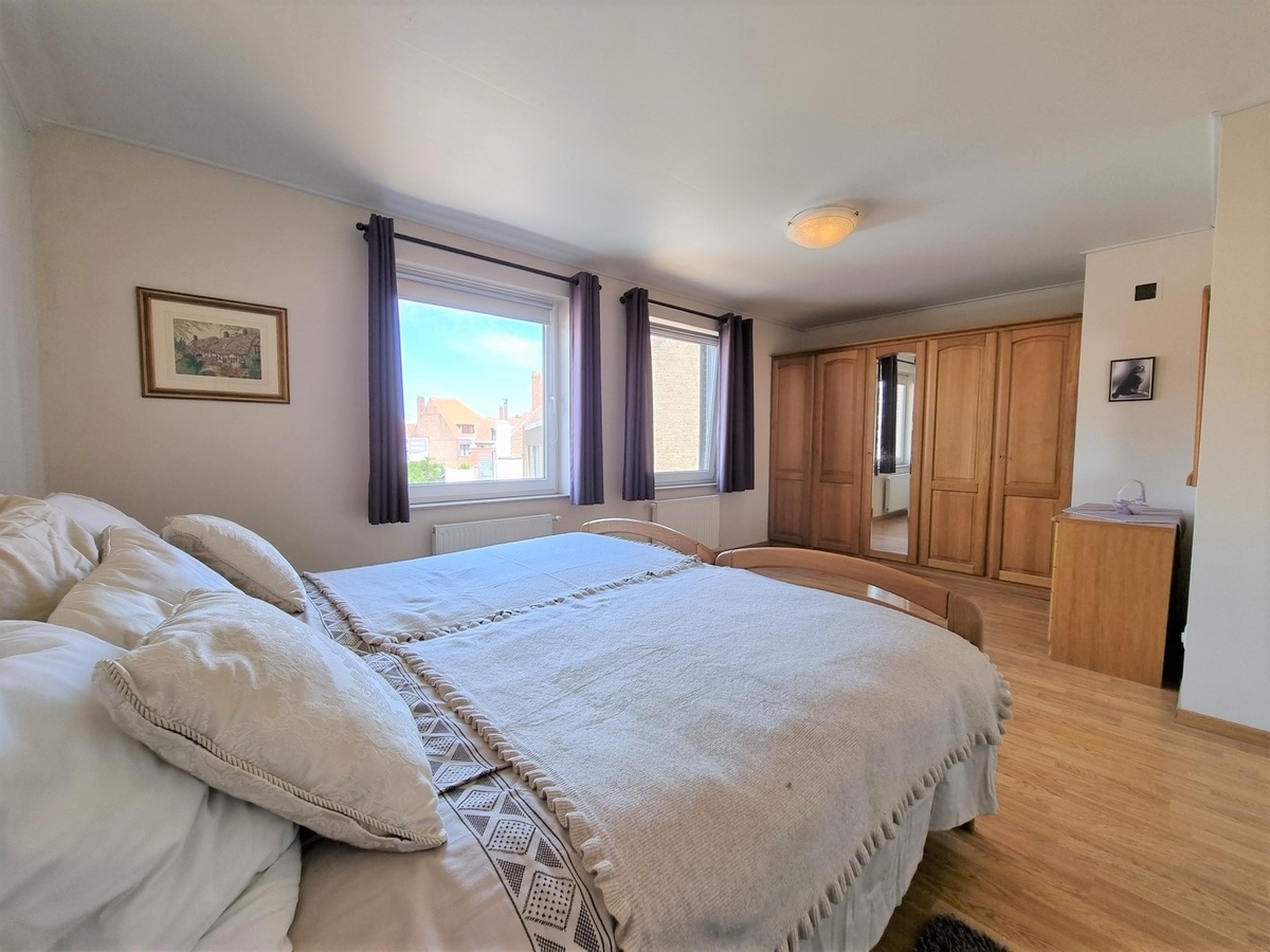 Centraal gelegen woning met grote garage en atelier - Zeebrugge 