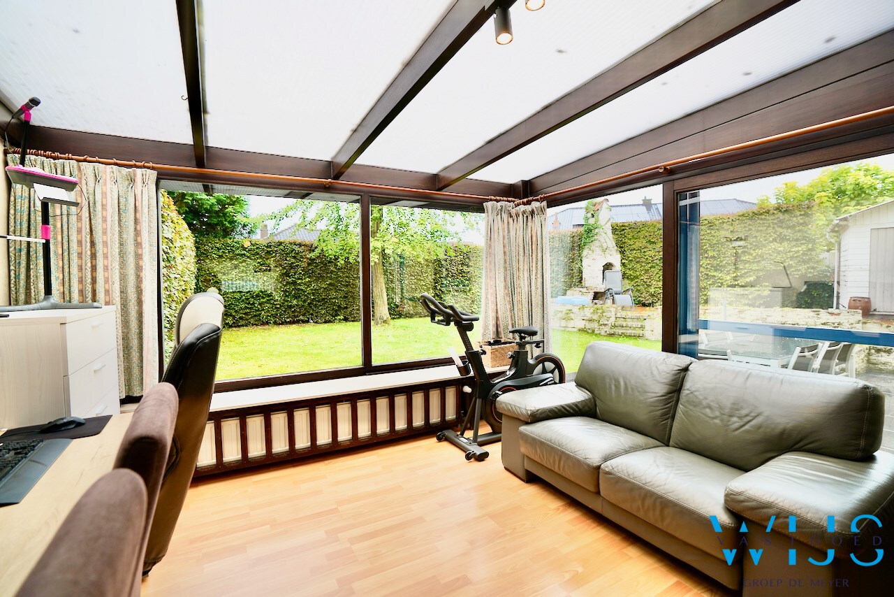 Ruime gezinswoning met 5 slaapkamers te Zelzate! 