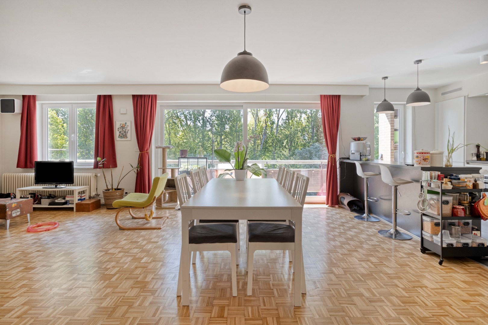 Gunstig gelegen gerenoveerd appartement met 2 ruime slaapkamers en groot terras vlakbij Leuven - EPC 186 kWh/m² - bewoonbare oppervlakte 104 m² 