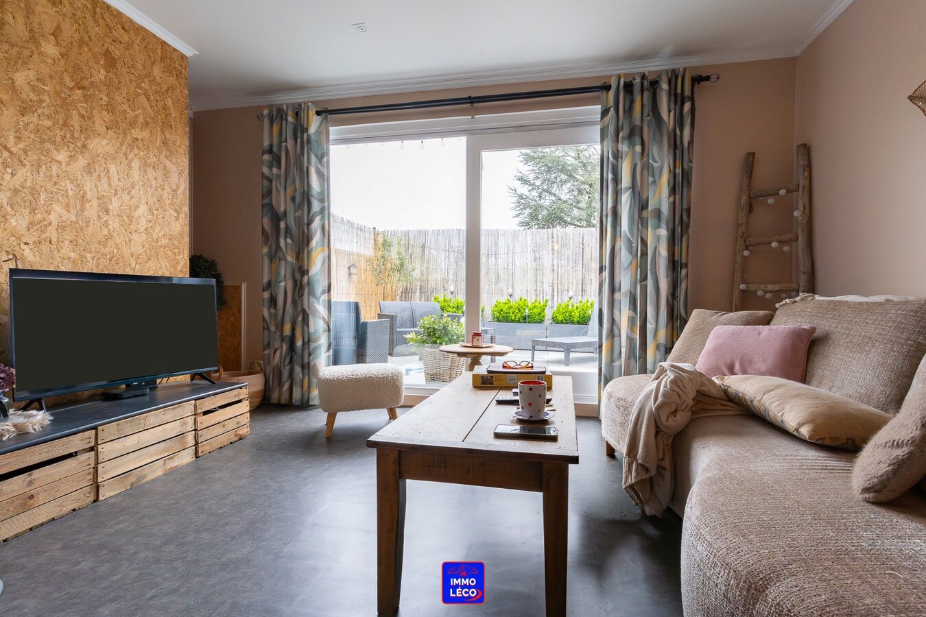 Immeuble de rapport : 3 logements et grand garage, idéal investisseurs ! 