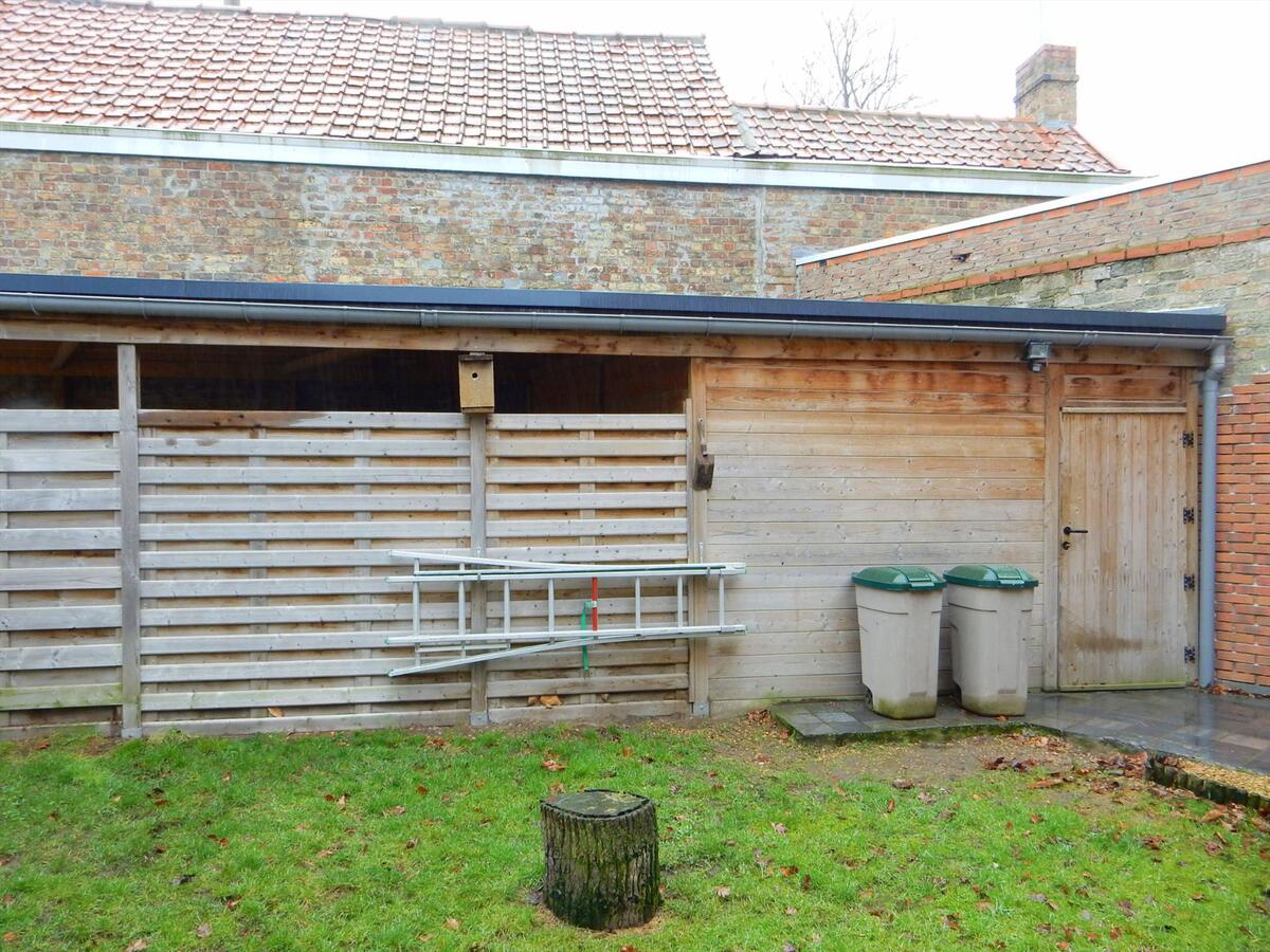 Half-open gerenoveerde woning te Jabbeke 