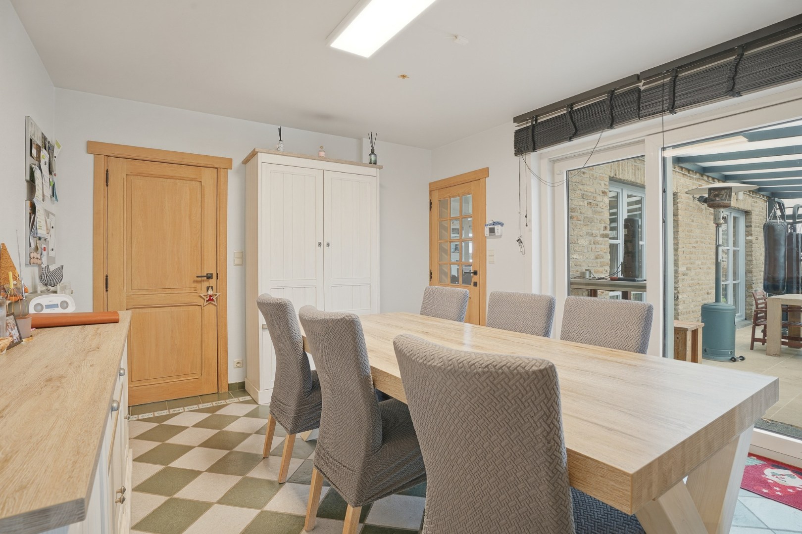 Landelijk gelegen villa met loods in Aartrijke 