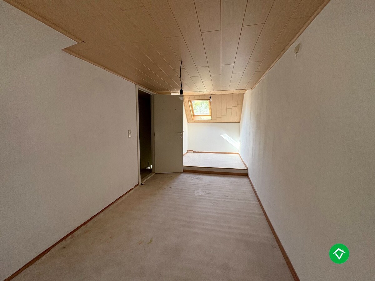 Woning met veel potentieel op een ruim perceel in het centrum van Koekelare 