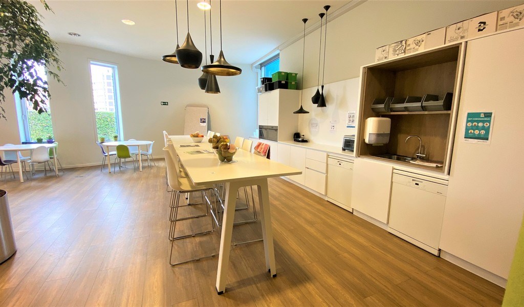 Gerenoveerde kantoren te huur in Crepain gebouw te Gent