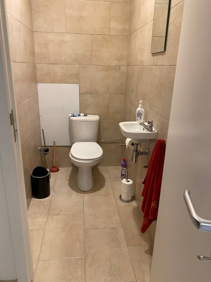 Eigentijds appartement met 2 autostaanplaatsen 