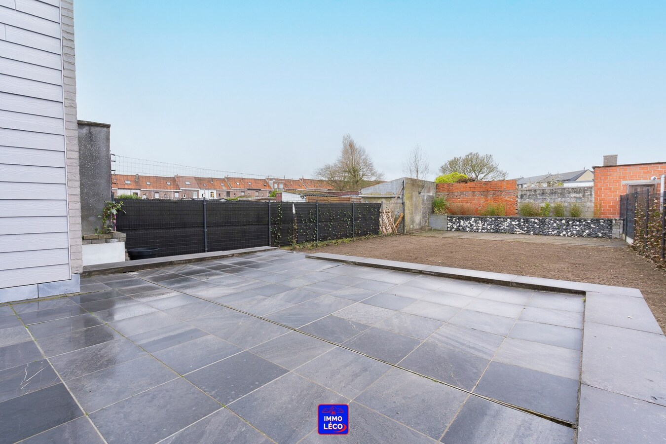 3 façades moderne avec garage, jardin, grand parking privé, COUP DE COEUR ! 