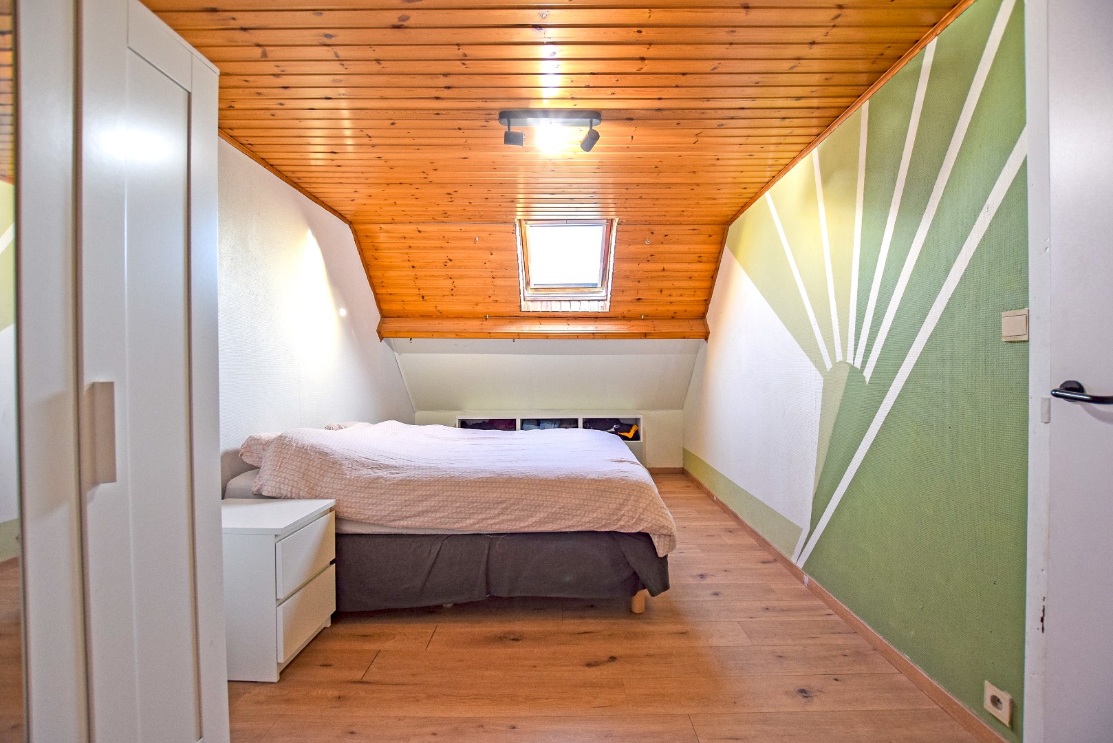 Instapklare woning met zongerichte tuin te Beauvoorde! 