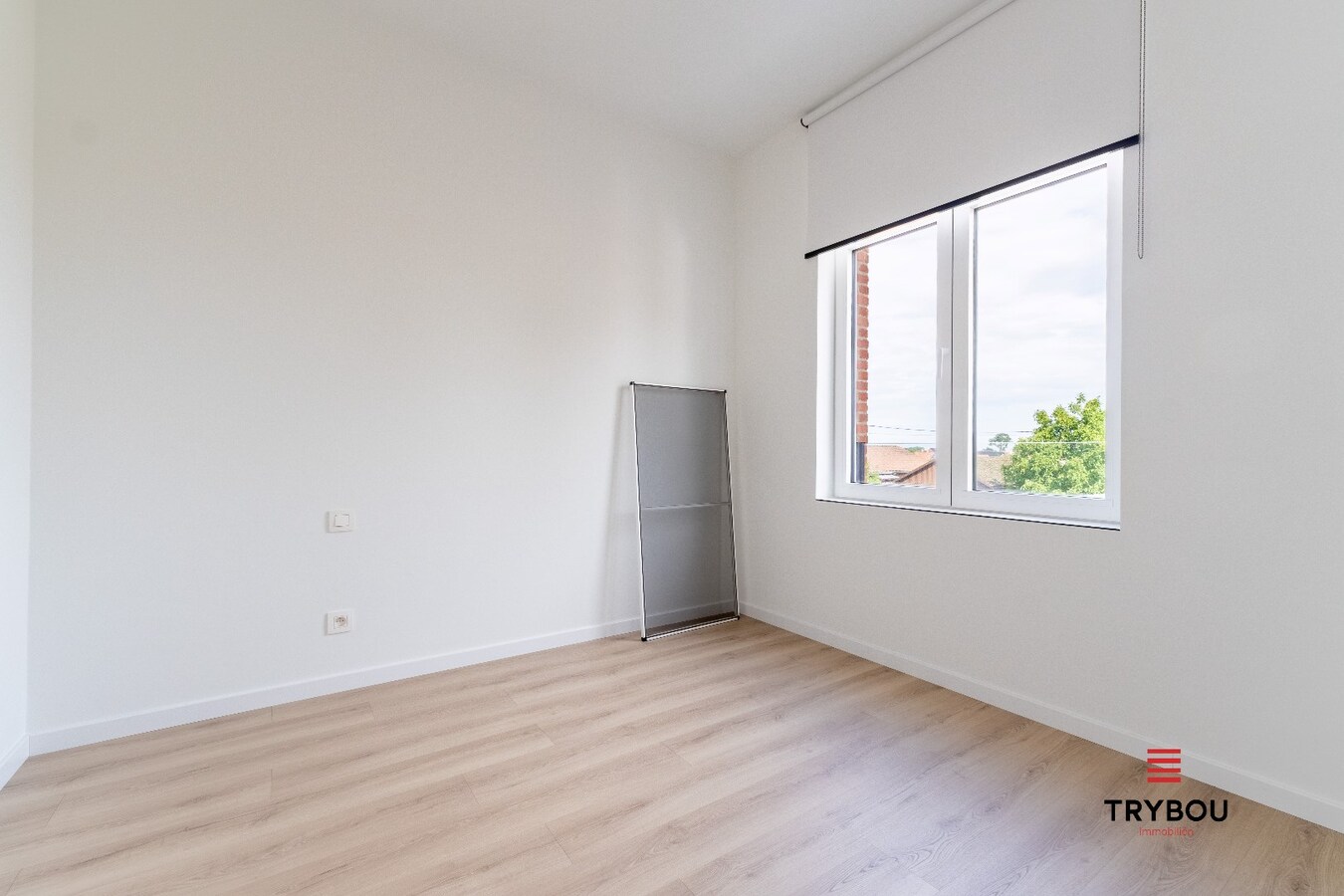 2 hoogwaardig afgewerkte nieuwbouwwoningen met garage 