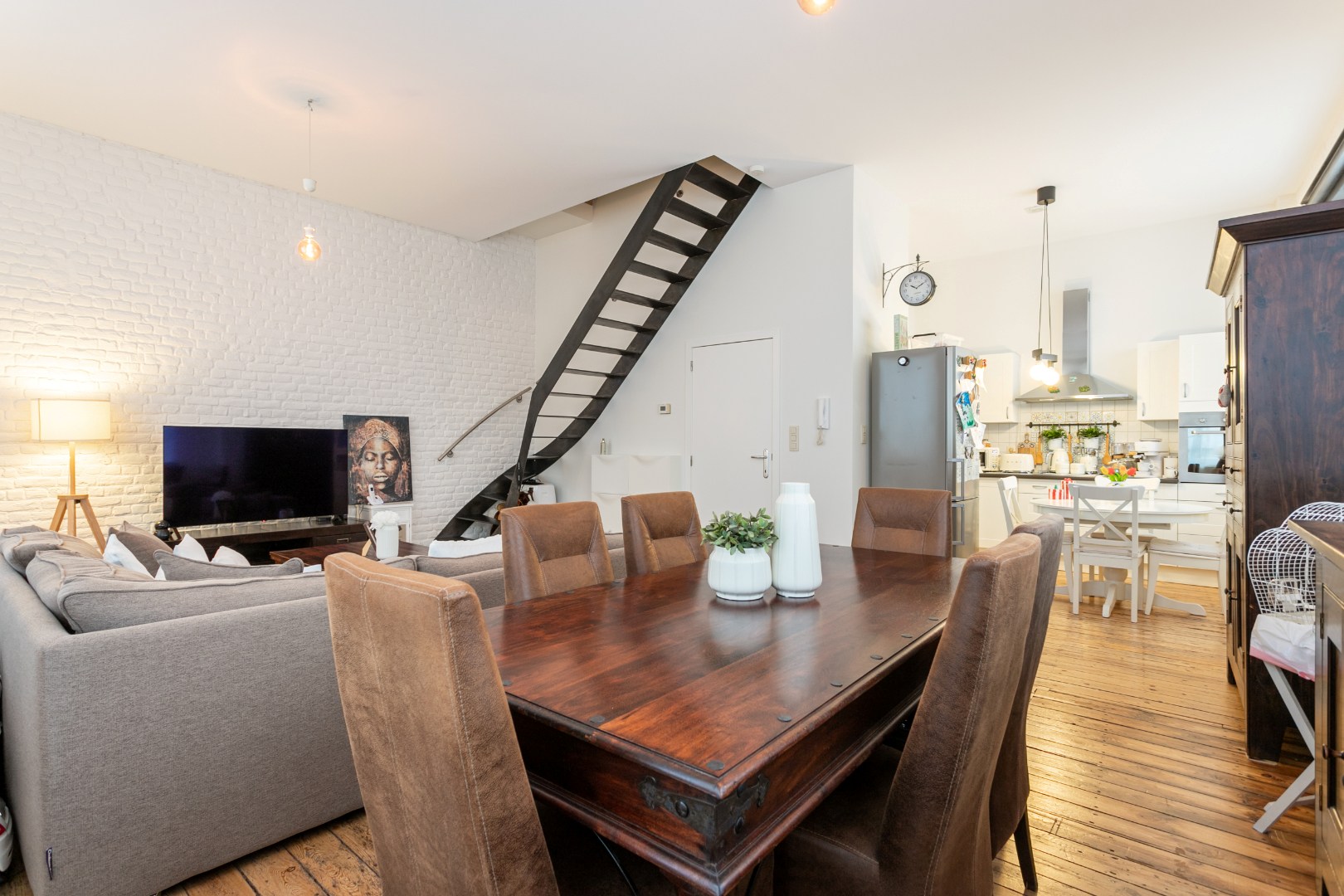 Opbrengsteigendom te koop met 3 app (+-100m²) én garagebox 