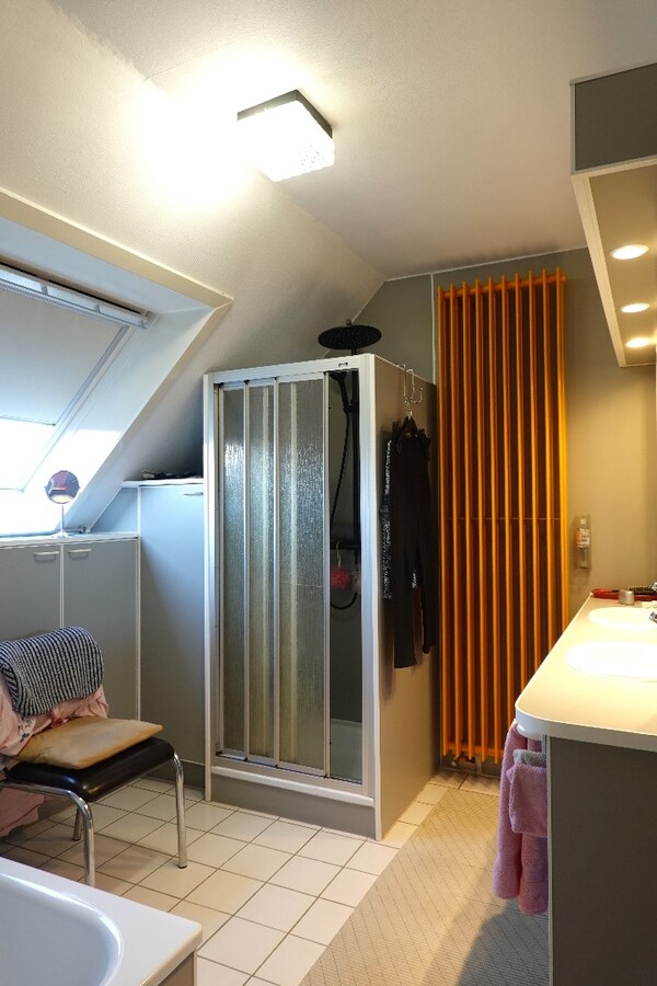 Ruime halfopen woning op uitstekende ligging 