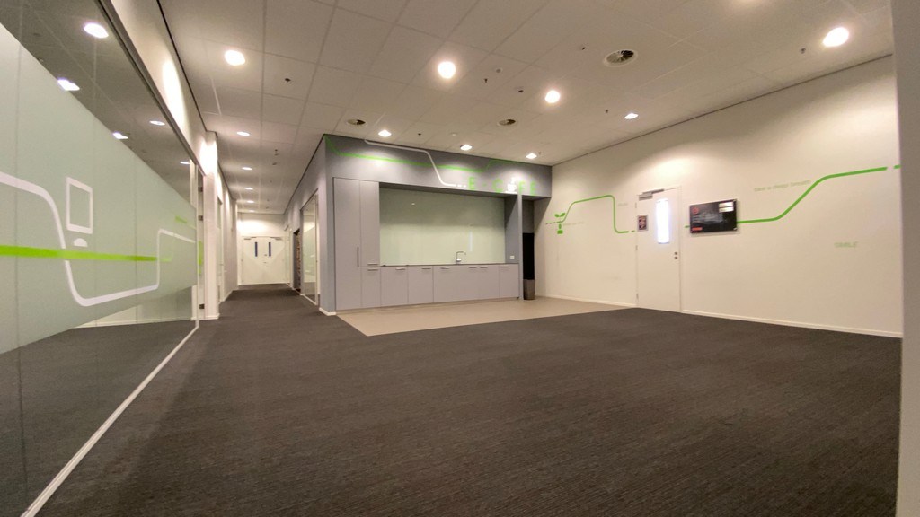 Flexibel in te delen kantoren te huur nabij R8 in Kortrijk