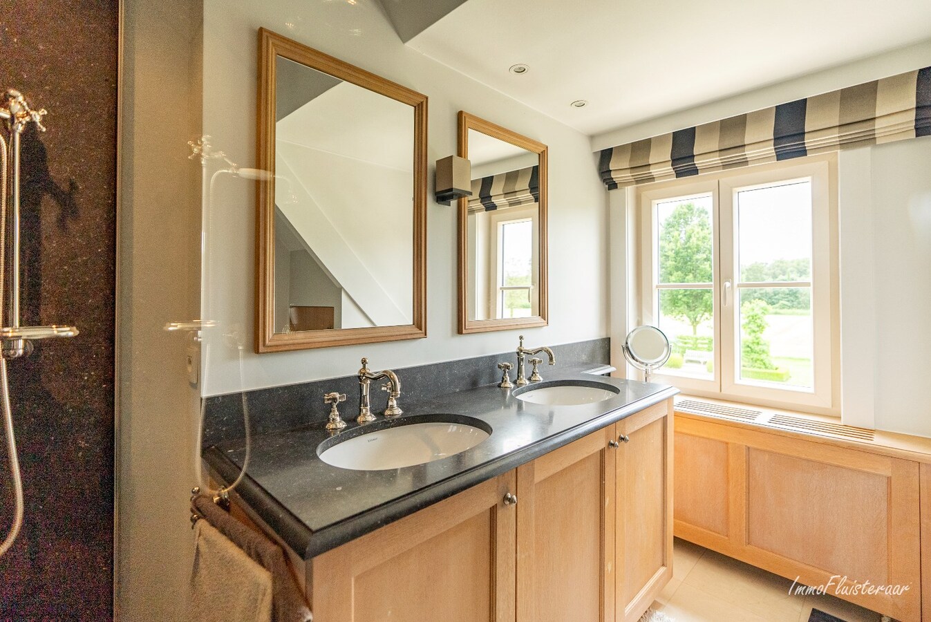 Manoir exclusif avec écuries, piscine et court de tennis sur un domaine d'environ 9 hectares à Retie. 