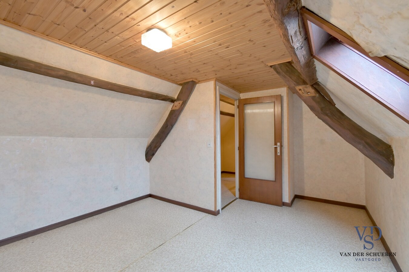 Te renoveren woning met centrale ligging 