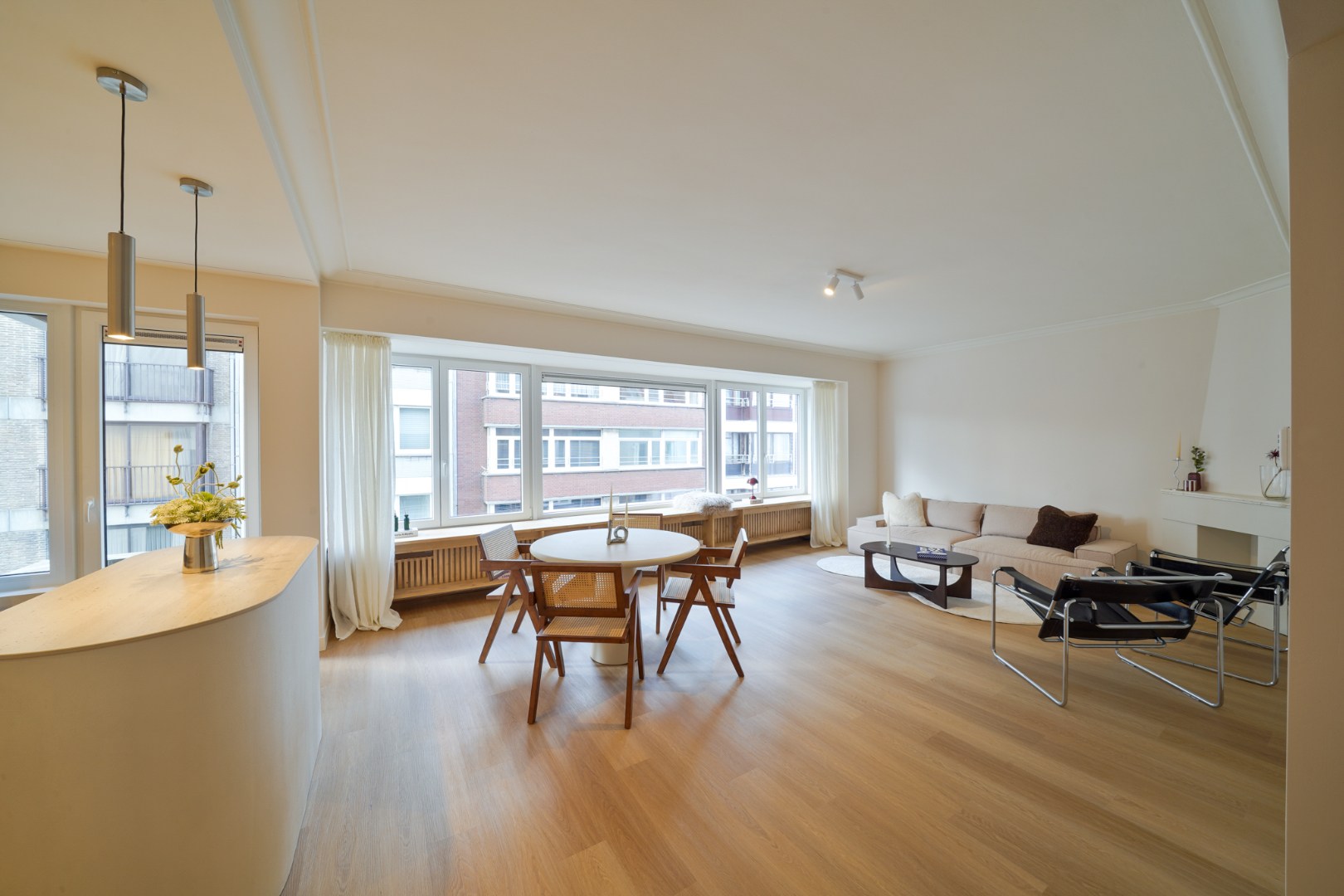 Luxueus gerenoveerd 3-slpk-appartement in hartje Oostende 