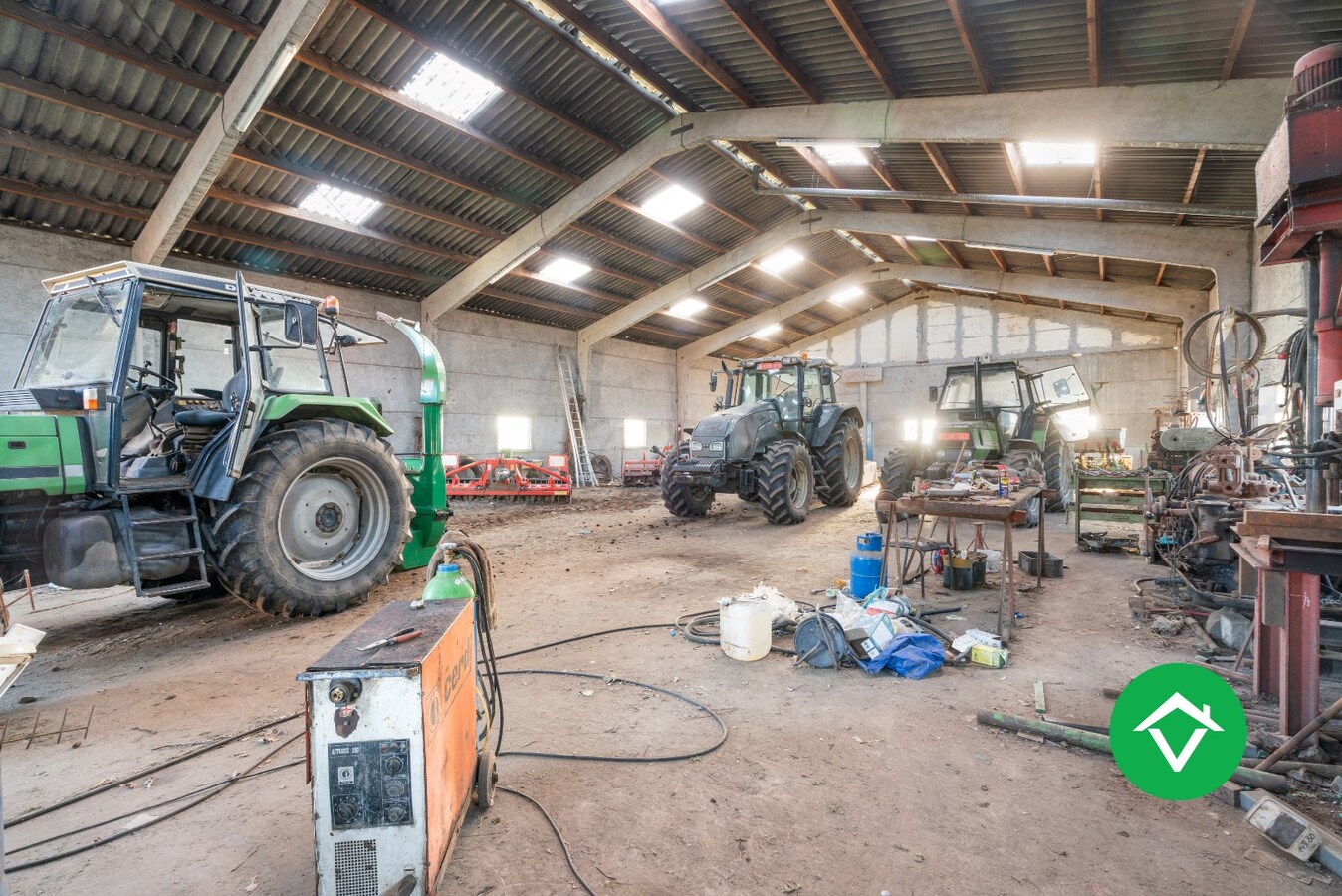 Authentieke hofstede in een landelijke omgeving te Koekelare 