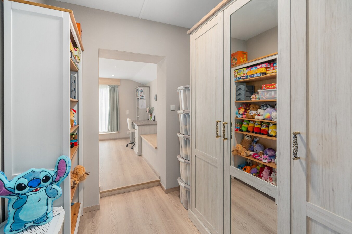 Alleenstaande woning met 3 slaapkamers en 2 garages te Koekelare 