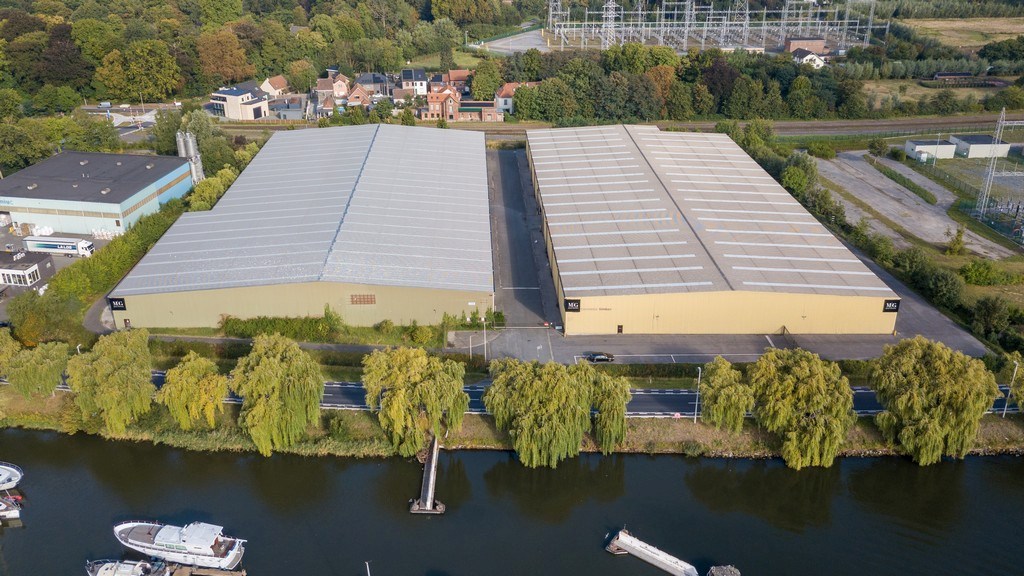 Logistieke loodsen te huur in de haven van Gent