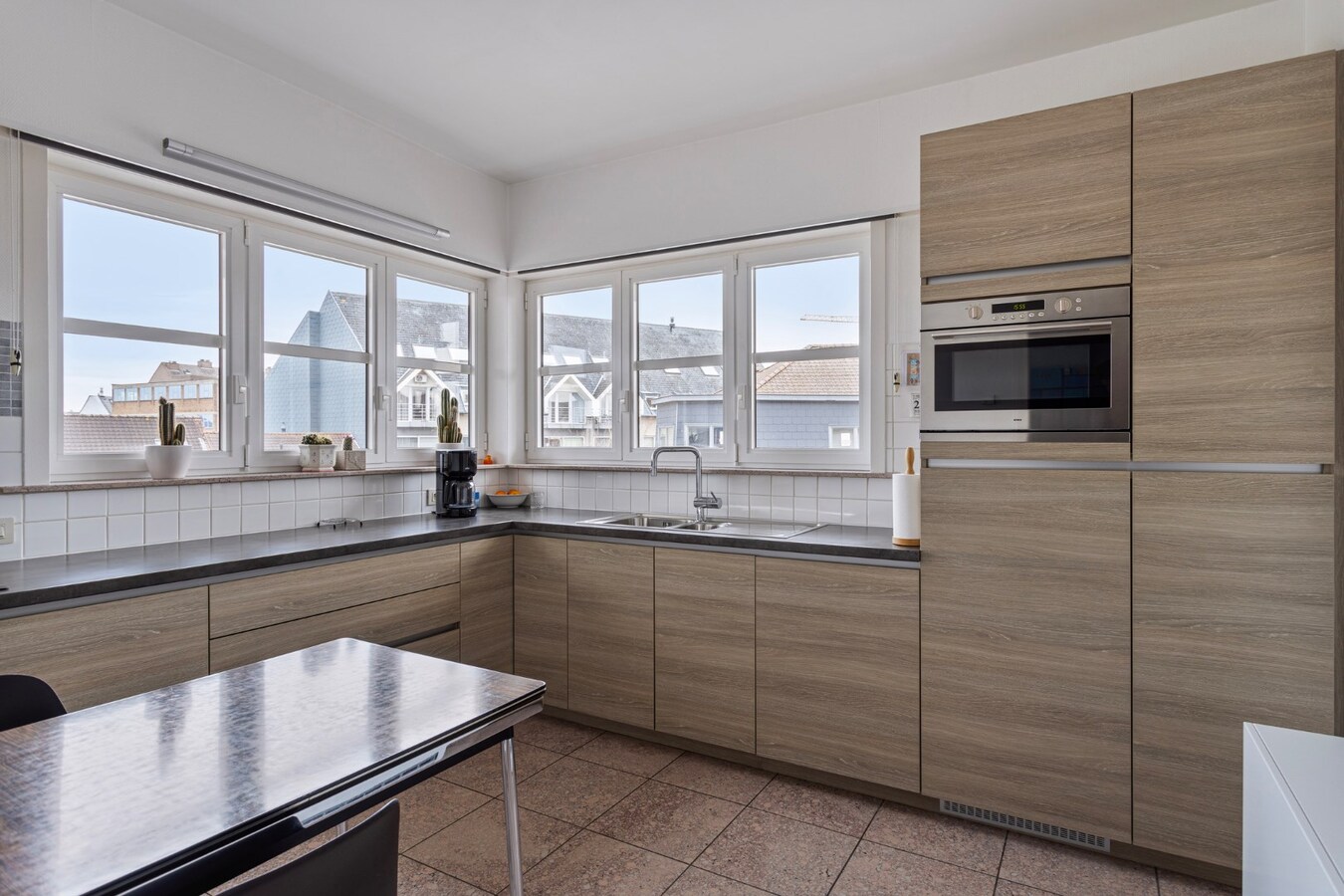 Uitzonderlijk goed onderhouden hoekappartement - 2 slaapkamers 