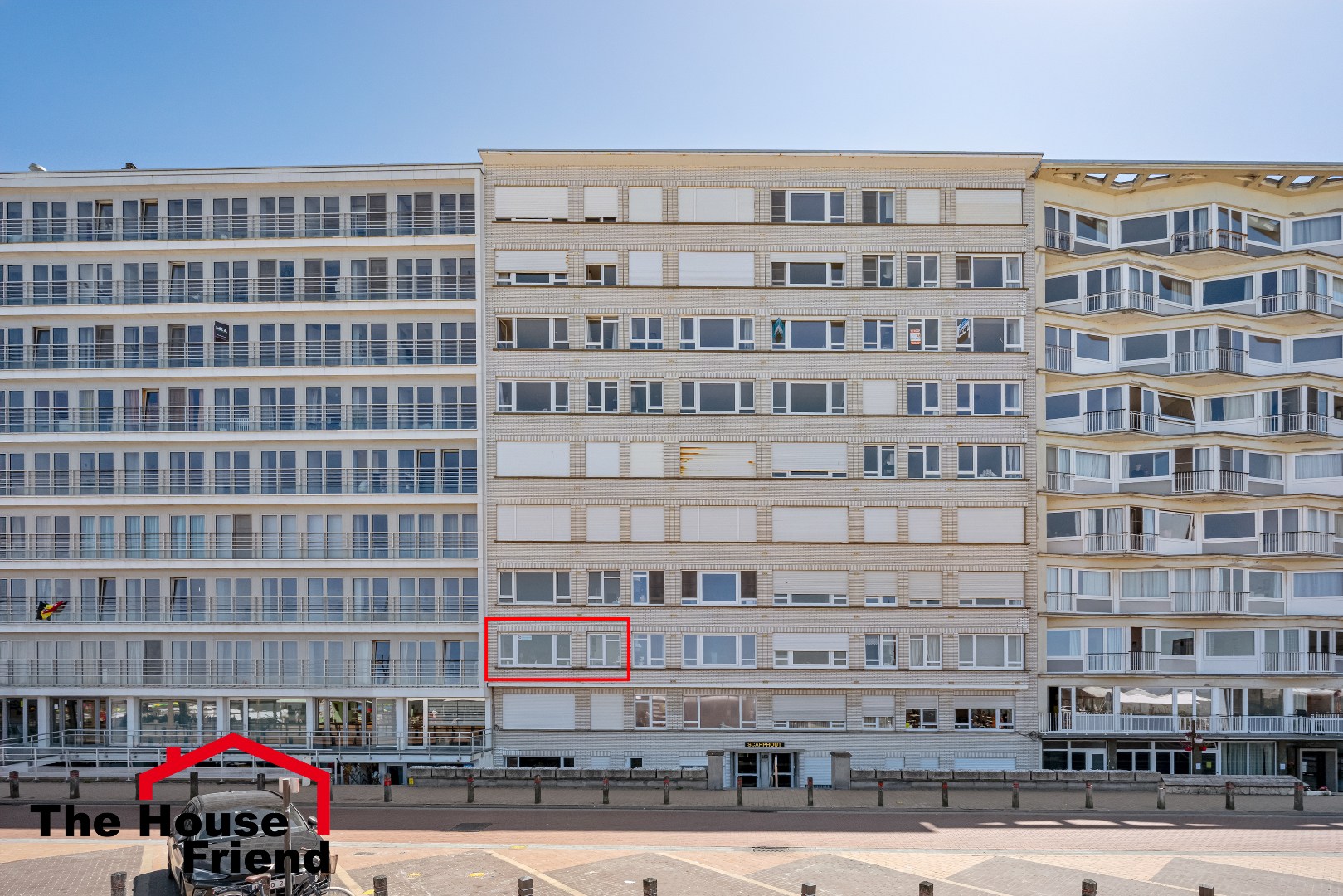 Ruim appartement met frontaal zeezicht op absolute toplocatie aan de Zeedijk in Blankenberge 